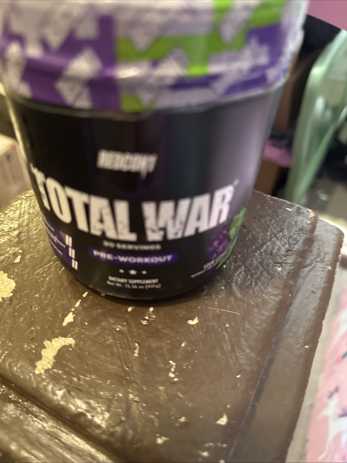 REDCON1 TOTAL WAR Pre-Workout Sour Gummy Bear 20 Servings BB 02/27