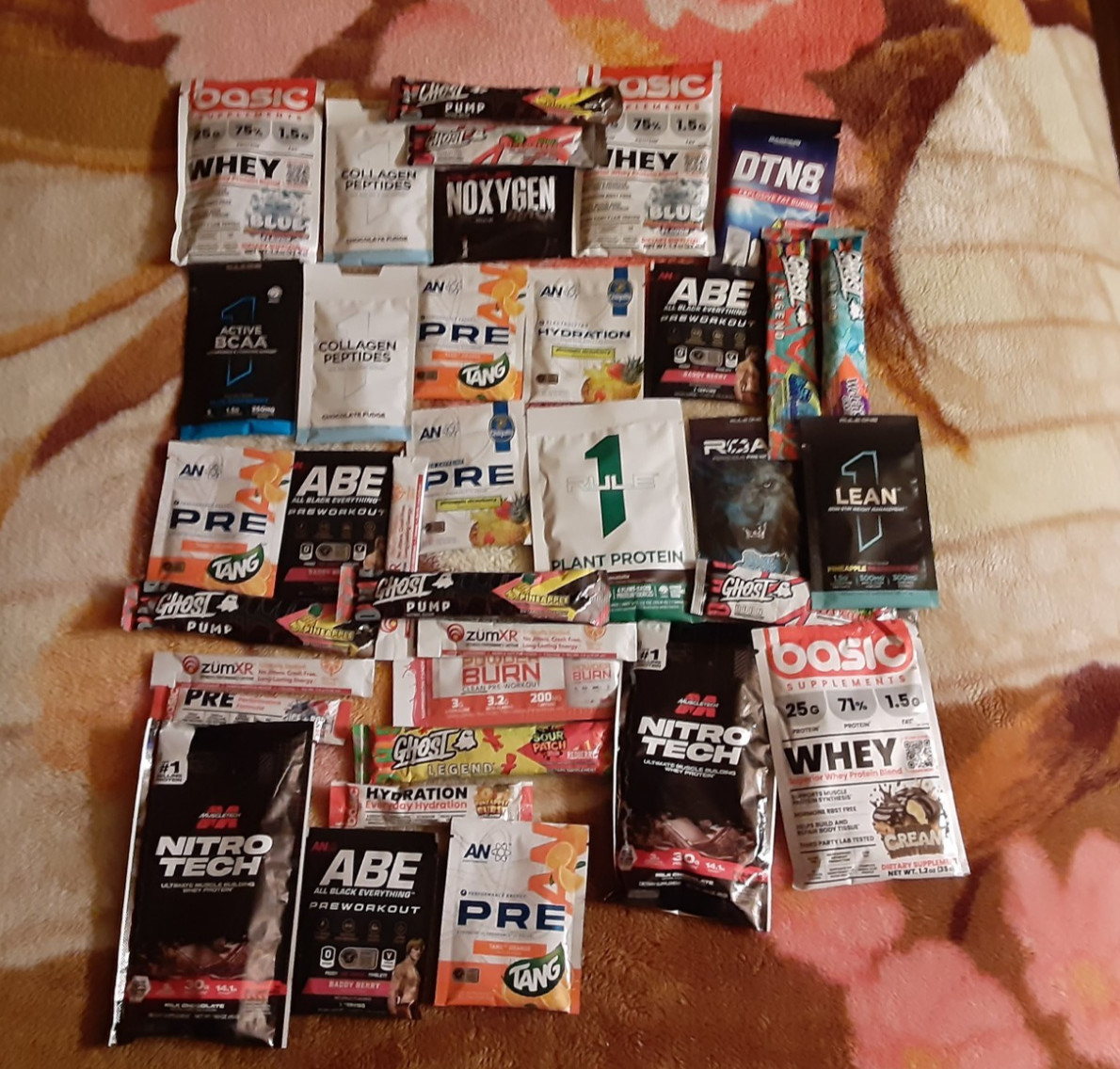 Supplement Samples ghost Pre-Workout whey Protein shaker cup arnold classic