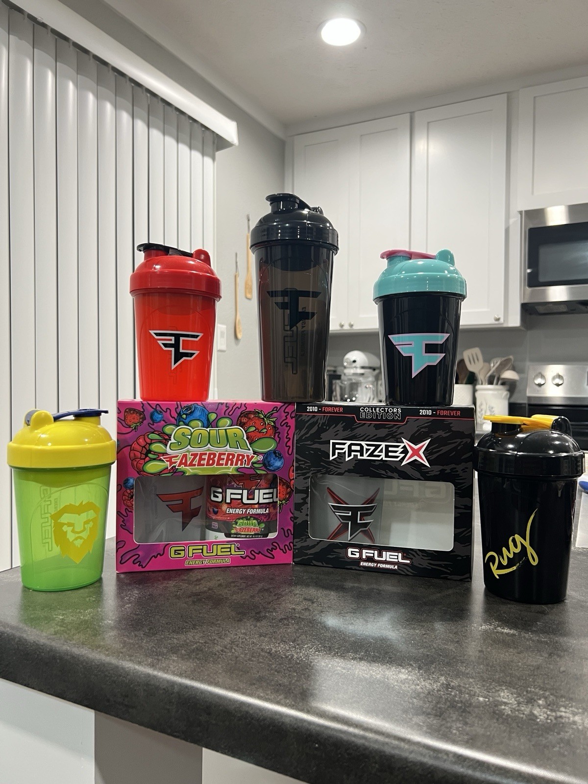 Gfuel FaZe Collector’s Box/Shaker Cups (Rug, Temperrr, Sour FaZeberry, Faze X)